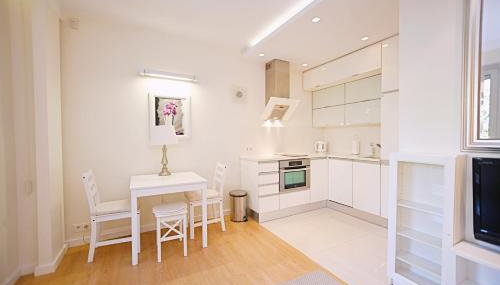 Victus Apartamenty, Apartament Crema - Foto 2, stove