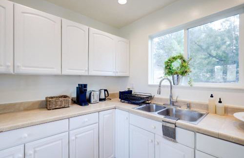 Dog-Friendly Home with Fenced Yard in Los Cerrillos - Foto 9