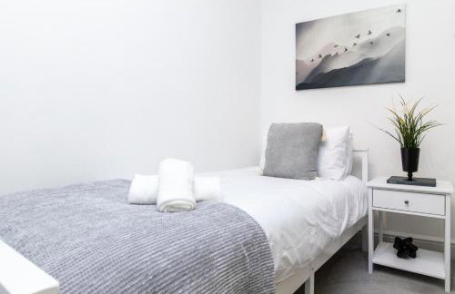 3BR Thames Retreat | Heathrow 10min | Train 5min - Foto 13