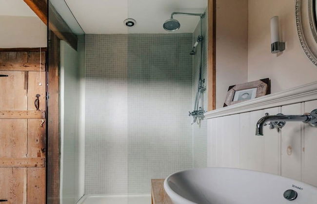 Lavish Tudor Estate Gardens - Sleeps 25 - Foto 53