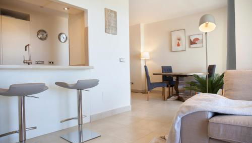 Luxury Spa Resort Marbella 2 bedroom 3 beds sauna gym pools jacuzzi - Foto 3