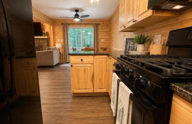 Clocked Out Cabin with Lake Access, Fire Pit, Games - Foto 29