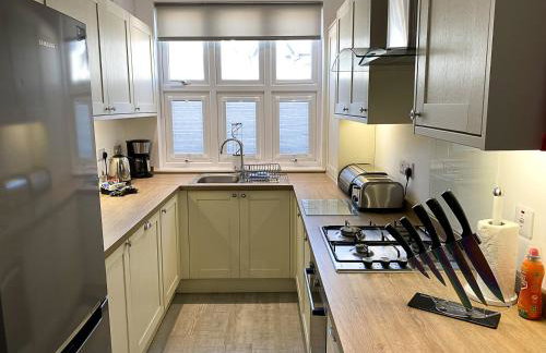 Meadow View Apartments are 2 and 3 bedroomed with private parking - Foto 18