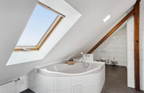 Stylish & Relaxing Penthouse ~ Workspace ~ Parking - Foto 14