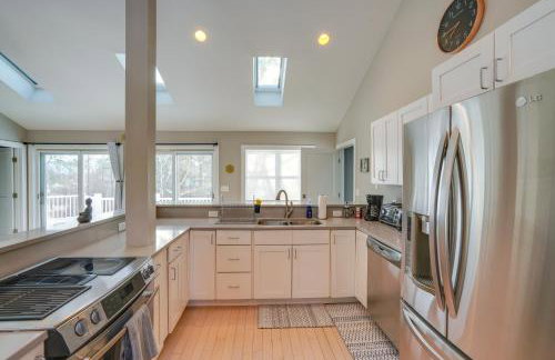 6 Mi to Tanglewood! High-End Lee Apartment - Foto 2