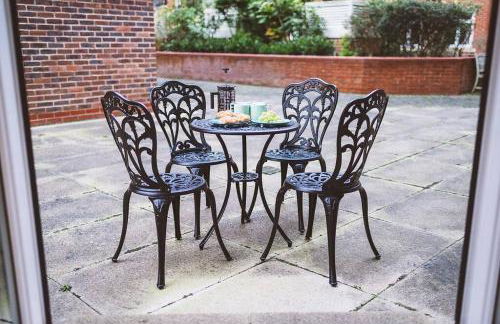 ! LARGE ! Apartment Central Leatherhead Sleeps 6! - Foto 11