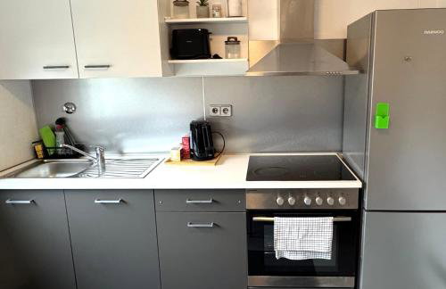 DUTTI'S HOME - Apartment B I 2 Rooms I 4 Beds I Kitchen I WiFi I TV I Parking I Autobahn - Foto 7