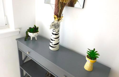 Newly refurbished 2 bedroom apartment close to station and local amenities - Foto 17