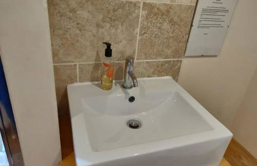 4BR & 4 Bathroom Cottage Parking Garden Near St Neots - Foto 12