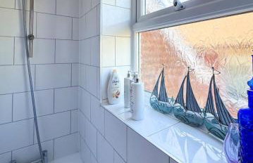 The Sashes - Stylish Apartment - FREE Parking - Ultrafast WIFI - Smart TV - Netflix - sleeps up to 6! Close to Poole Town Center & Sandbanks & Bournemouth - Foto 25