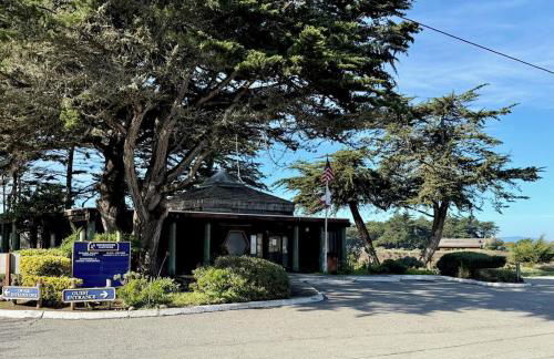 Oceanfront Top Floor Premium One Bedroom with Panoramic View of Monterey Bay, Very Private! - Foto 42