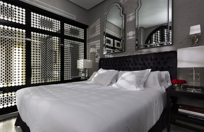 Casa de Triana Luxury Suites by Casa del Poeta - Photo 11