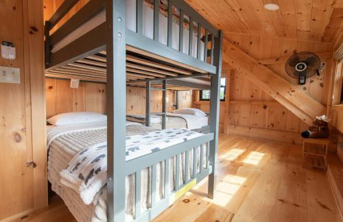 Oceanview Barnhouse Retreat with Hot Tub - Foto 20