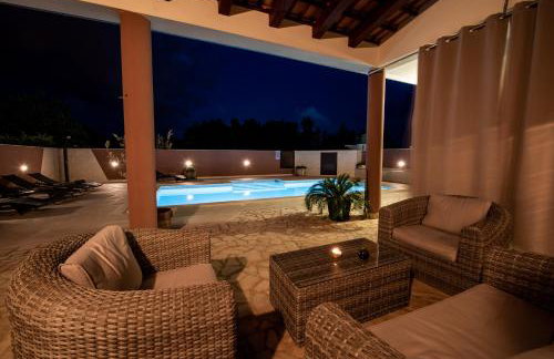 Villa Komel with Pool - Foto 4