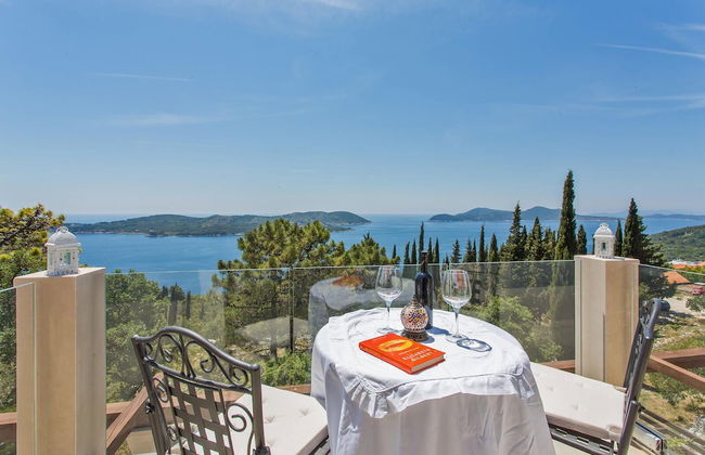 Luxury Villa Dolce Vita with Pool - Photo 20