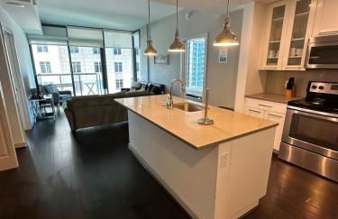 High Rise 2 Bedroom apartment in a Great location apts - Foto 32