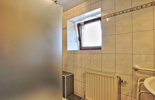 Rustic Holiday Home in Sainte-ode With Garden - Foto 10