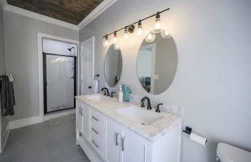 Charming Retreat 5 Min to Tims Ford Lake Sleeps 8 - Foto 7