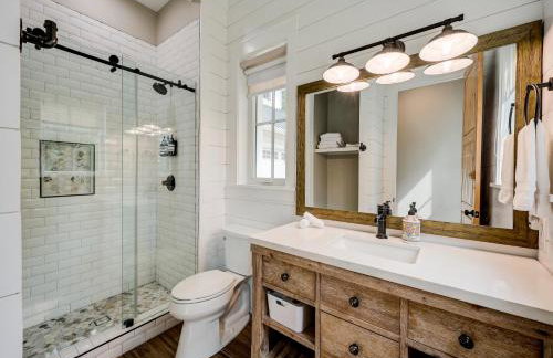 Luxury Seattle Retreat with Views and Bonus Suite - Foto 36