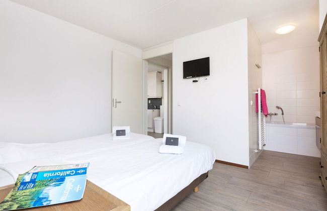 Detached Single Story Holiday Home Near the Sea - Photo 2