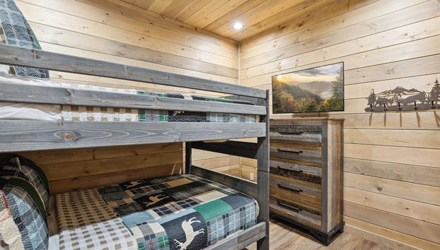 Antler Ridge 3 Bedroom Cabin by RedAwning - Foto 5, Habitación