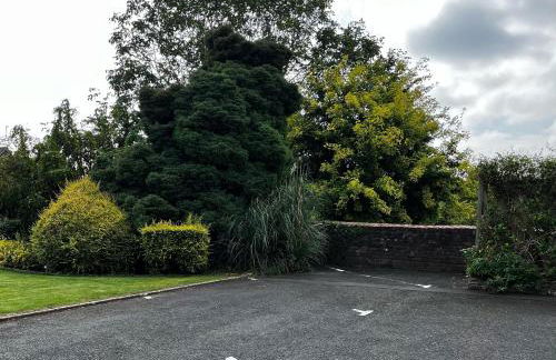 Flower Cottage by Ludlow Castle with Onsite Parking - Photo 34