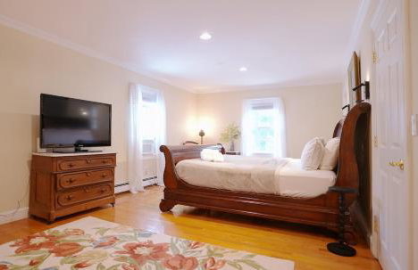 Spacious Coastal Retreat in Buzzards Bay, Quiet & Family-Friendly - Foto 16
