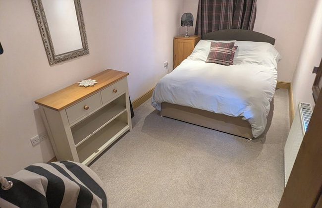 Cozy Cottage Close to Haworth Sleeps 2 With Garden - Photo 4