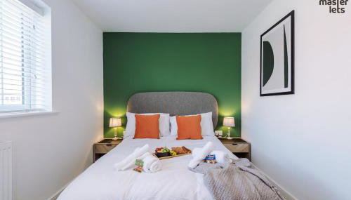 3 Bedroom House with Parking that Sleeps 6 - Foto 2, Garden view, furniture, towels, storage, wardrobe, heating