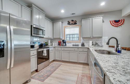 Hot Tub and EV Charger Helen Getaway with Views! - Photo 12