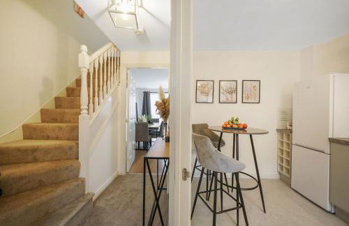 Aylesbury 3BR Home, Sleeps 5, Trendy for couples & Contractors Homely Stay - Foto 8