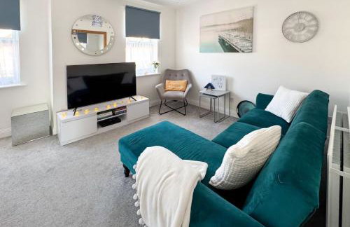 The Sashes - Stylish Apartment - FREE Parking - Ultrafast WIFI - Smart TV - Netflix - sleeps up to 6! Close to Poole Town Center & Sandbanks & Bournemouth - Foto 3