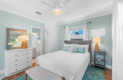 Across from Beach- 3 Master Suites, Heated Pool & Spa, Tanning Ledge, Golden Tee - by Maven Vacation Rentals - Foto 31