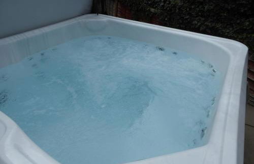 Romeo Cottage - Sleeps 4 - Open Plan Barn - Private Hot Tub & Garden - Foto 51