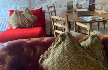 Ty Fferm Hen, Ancient Farmhouse, Coity Bach - Foto 3