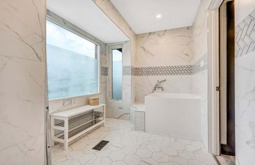 Oak Hills Estate Luxe Forest Escape Near USAFA - Foto 46