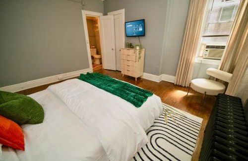 Uptown Funk Getaway with Parking & Walk To Stadiums, Nightlife - Foto 13