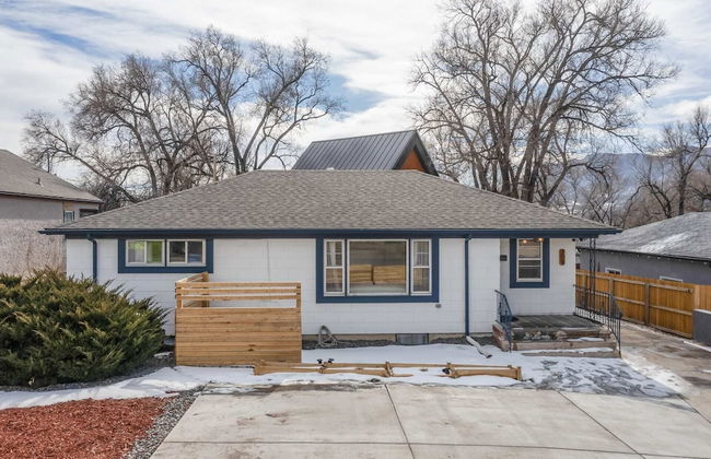 5BD Dog Friendly Family Getaway Near Downtown! - Photo 53