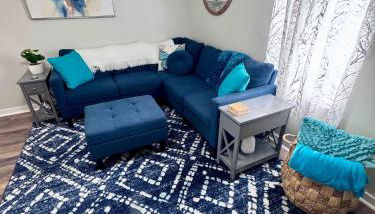 Comfy 2BR 1BA Apt - Foto 2