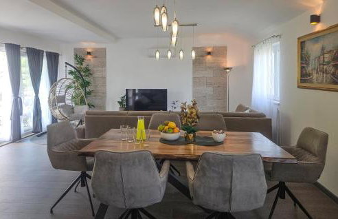 Lovely Apartment In Kucice With Wifi - Photo 4