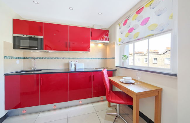 Baker Street Suites - Photo 10