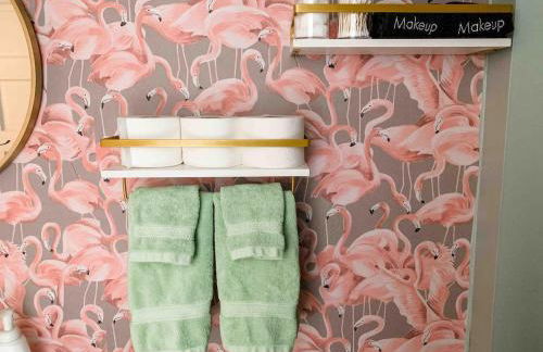 Beachglass Cottage - Family Friendly Kids and Pets - Photo 19