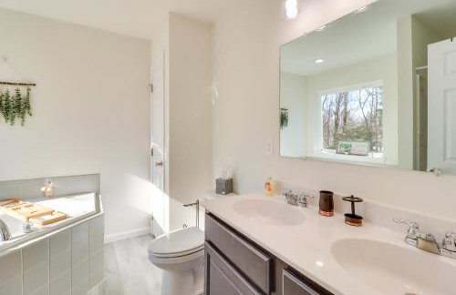 3 Mi to Kalahari Pocono Summit Home with Pool Table - Foto 16