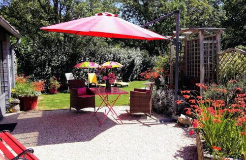 Gîte Accessible avec Jardin Fleuri près de Pornic, Éco-rénové et Équipé (Vélos, WiFi, Cheminée) - FR-1-306-957 - Foto 17