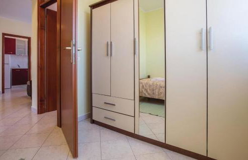 Two-Bedroom Apartment In Porec - Photo 13