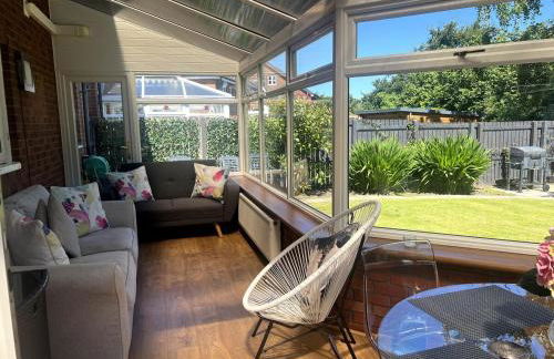 Meadow House- Driveway Parking and Fireplace - Foto 16