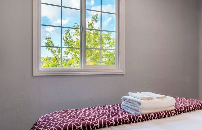 Stunning LA Luxury Retreat: Ideal for Work or Play - Foto 22