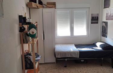 Habitación o piso entero dependiendo de la negociación - Foto 3