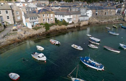 Tides Reach - Free WiFi - Harbourside - Wood Burner - Coffee Machine - Photo 32