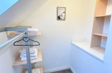 Luxury 3 Bedroom House With FREE Parking - Foto 25